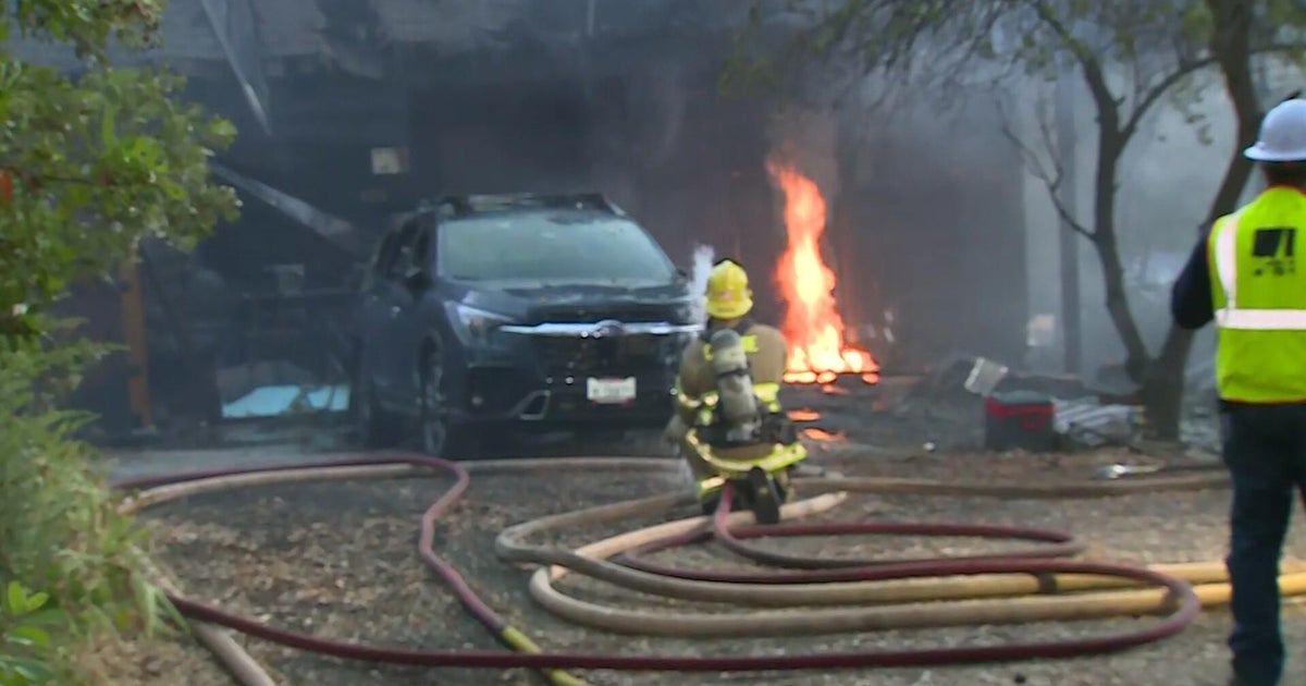 Early morning Auburn house fire prompts neighborhood evacuation