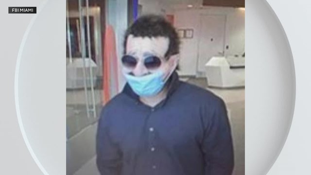 coral-springs-bank-robbery-pics-00-00-1415.jpg 