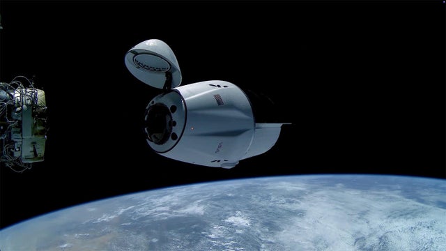 082525-crs33-docking.jpg 