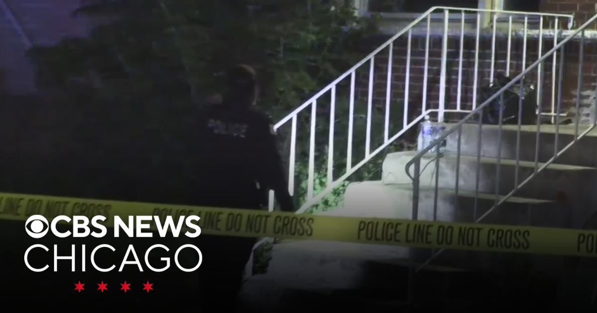 Man dead, another in critical condition after shooting on Chicago's ...