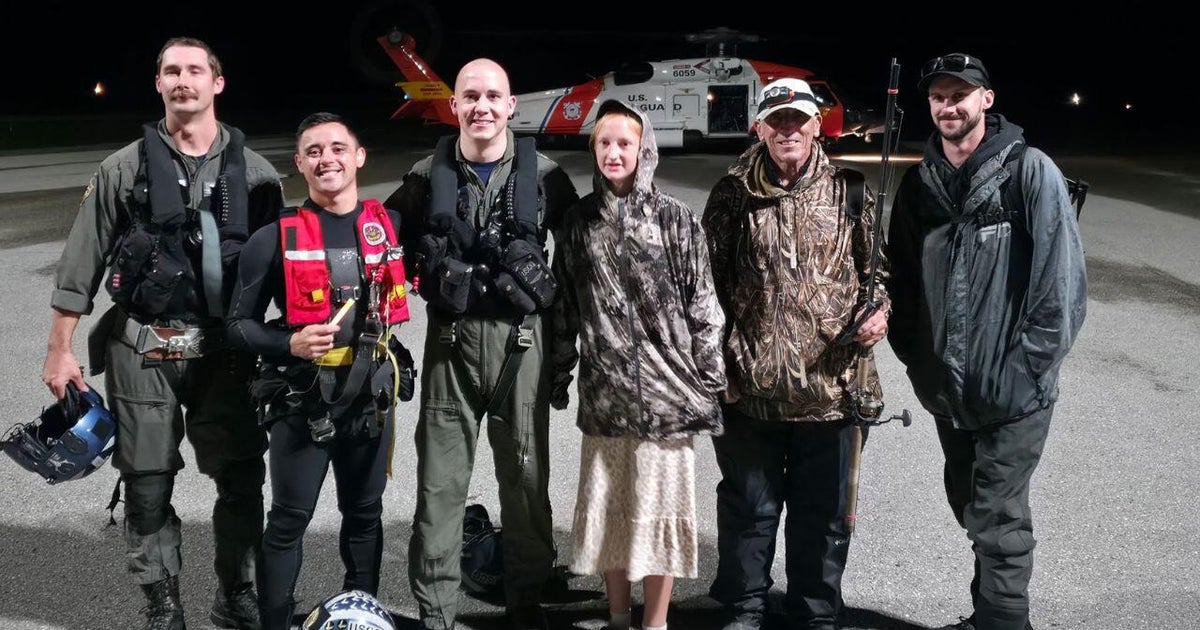 Coast Guard rescues four boaters from Lake Michigan breakwall 