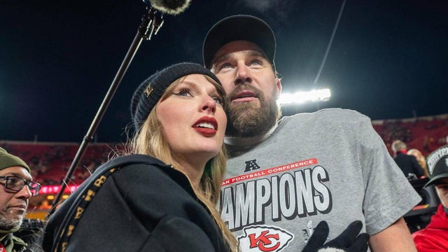 SPORTS-FBN-CHIEFS-KELCE-PODCAST-SWIFT-KC 