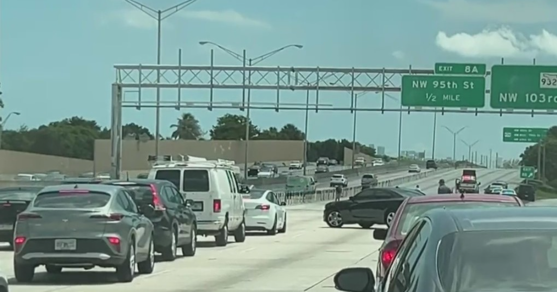 Shooter opens fire on I-95 in Miami, targets two vehicles before fleeing; no injuries reported, authorities say