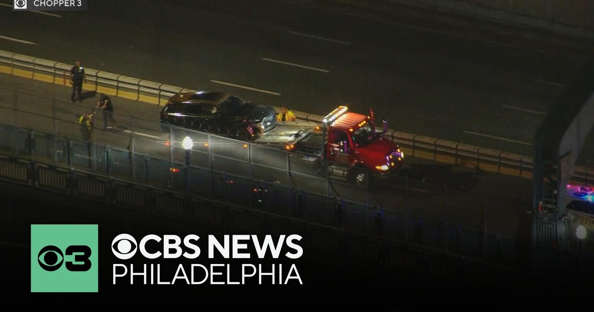 Police chase crossing over the Ben Franklin Bridge ends with three ...
