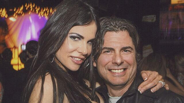 millionaire-model-full-4009942-640x360.jpg 