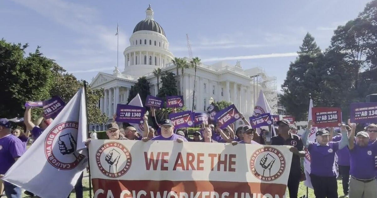 California rideshare drivers show support for bill to unionize