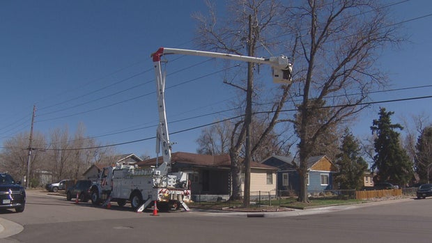 xcel-energy-truck-in-neighborhood-cbs-colorado.jpg 