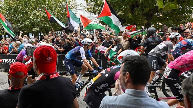 CYCLING-ESP-VUELTA-PALESTINIAN-ISRAEL-DEMO 