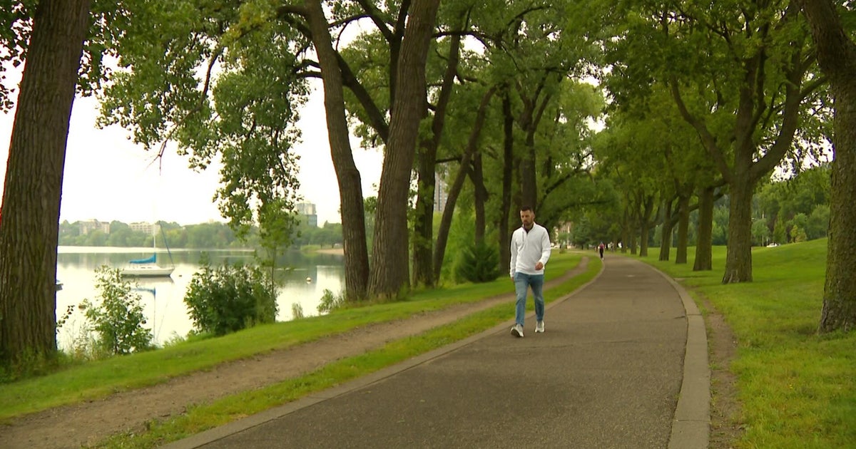 Minnesota man walking 307 miles to fund mental health, addiction programs