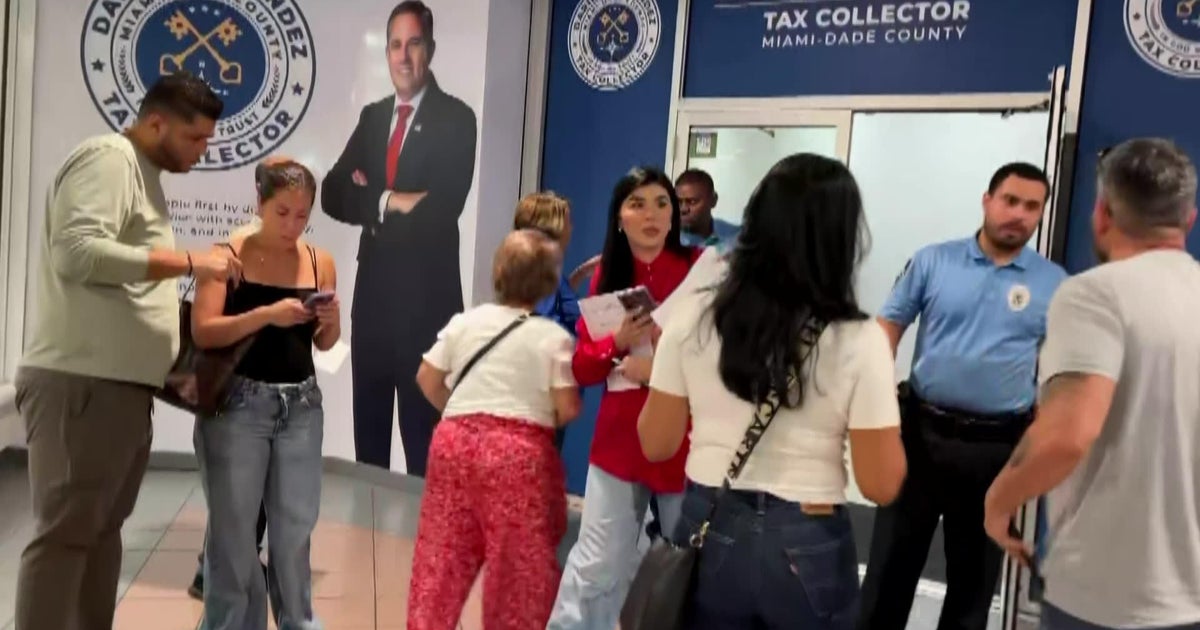 Venezuelans in South Florida rush to extend driver’s licenses after TPS ruling