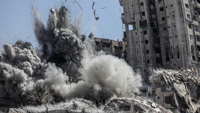 Israeli attack on the Rimal neighborhood of Gaza 