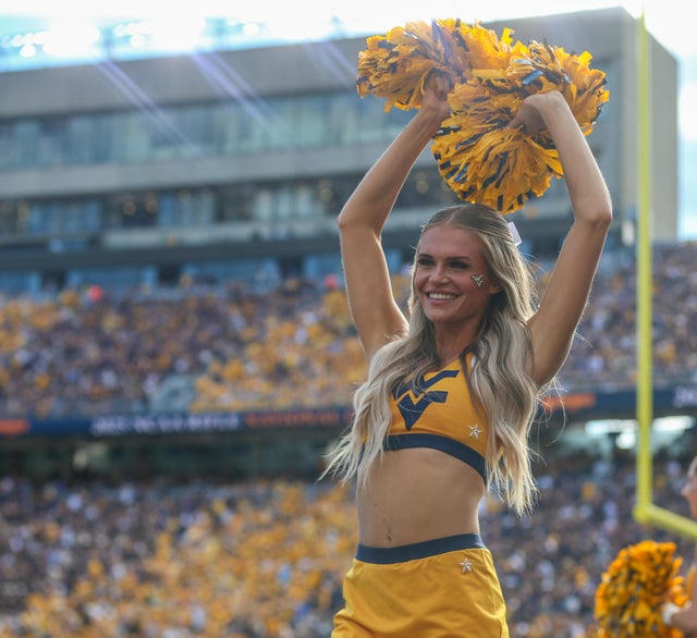 west-virginia-cheerleader-1.jpg 