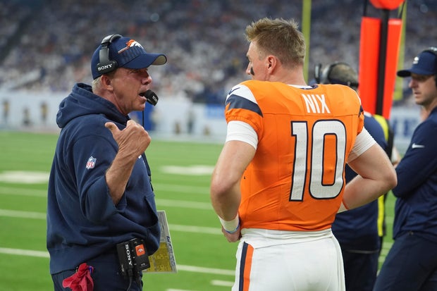 Broncos Colts Football 