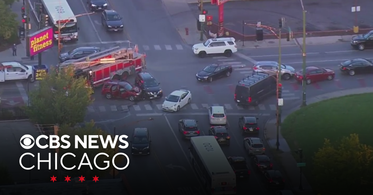 Crash causing delays off Kennedy Expressway on Chicago's North Side ...