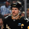 Sidney Crosby stays committed to the Penguins during team's rebuild 