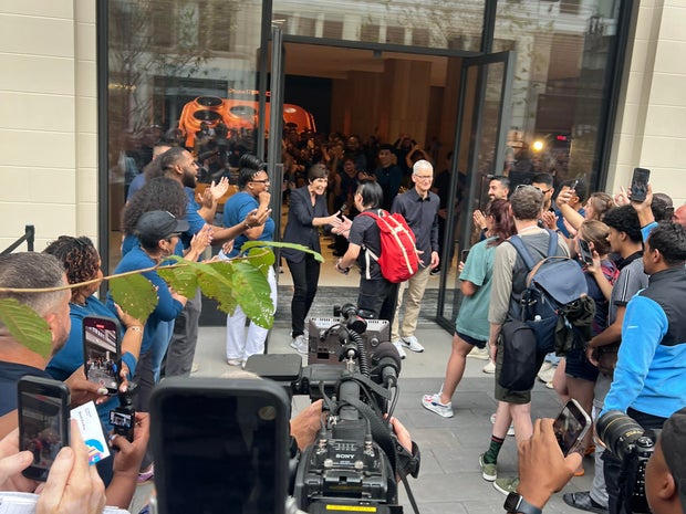 Apple CEO Tim Cook at Detroit store opening 