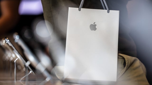 Apple iPhone 17 Goes On Sale 
