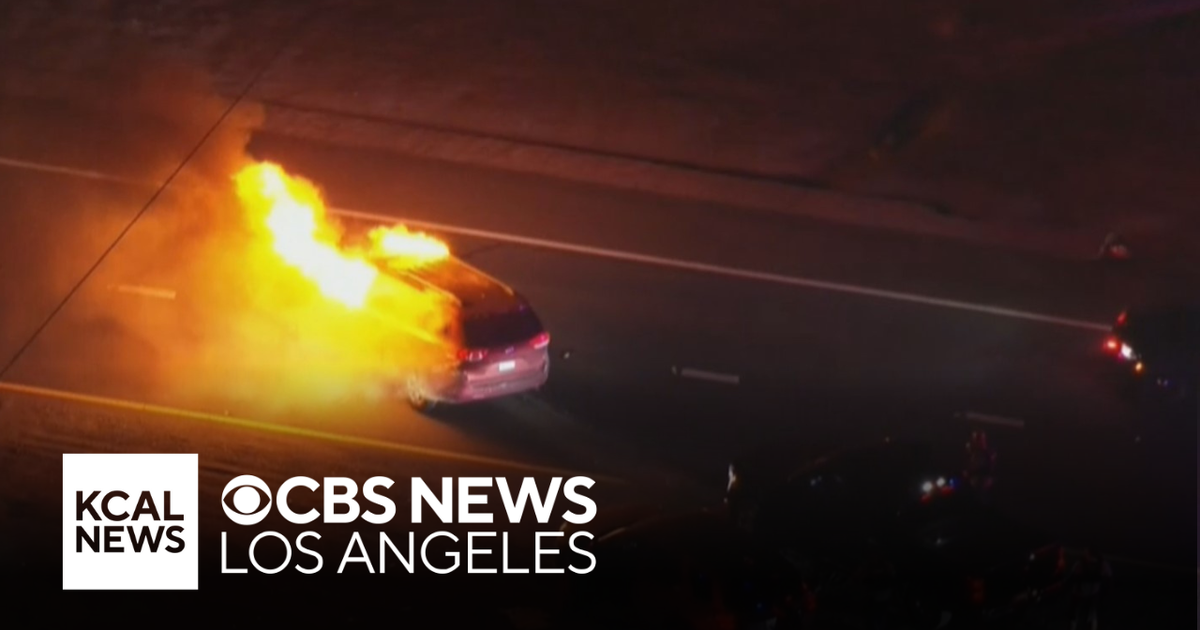 Minivan catches on fire after police pursuit near Fontana - CBS Los Angeles