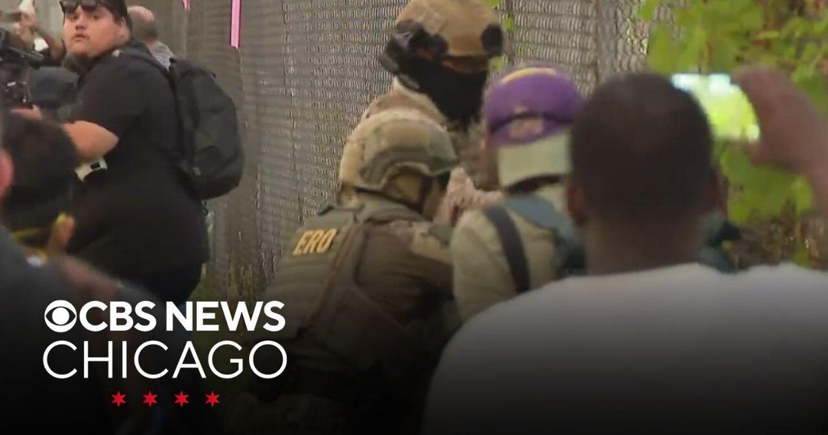 Protesters return to Broadview, Illinois ICE facility after clashes ...