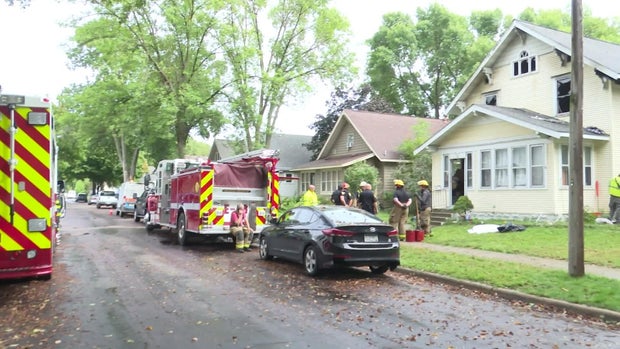fri0199-firevomnnorthmankatohousefire.jpg
