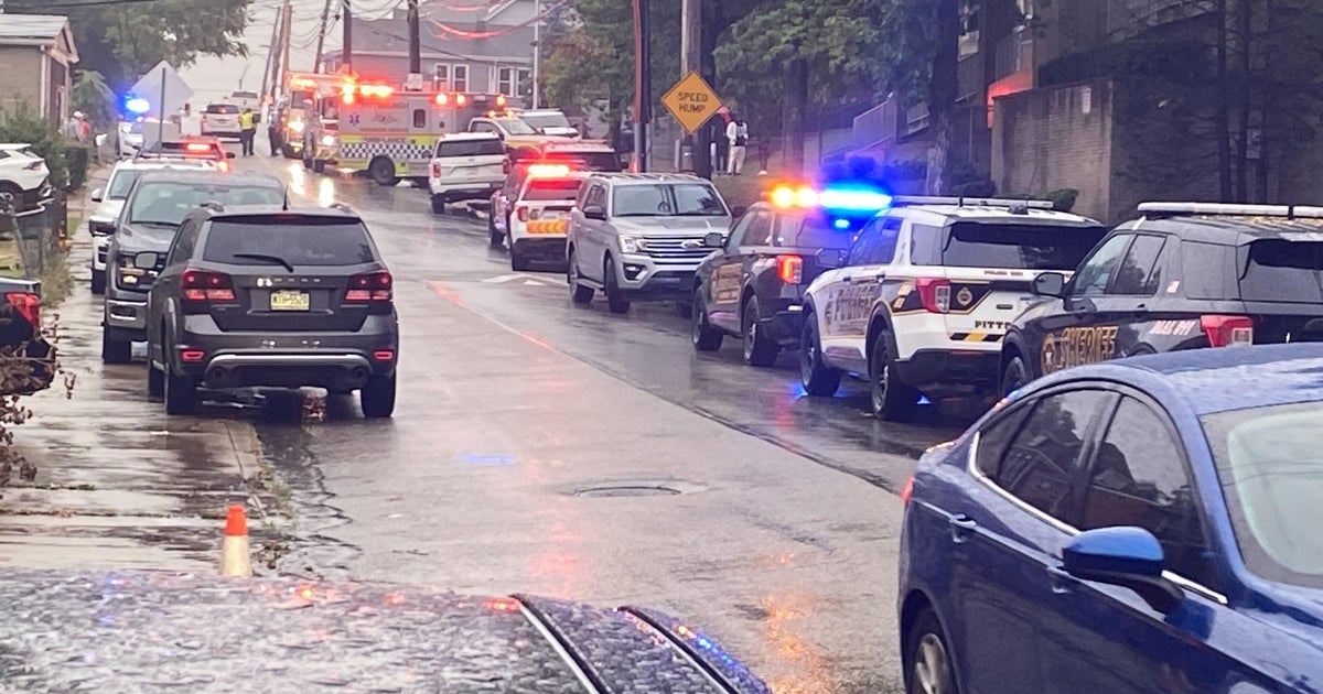 3 students injured in stabbing at Pittsburgh’s Carrick High School; suspect in custody, authorities say