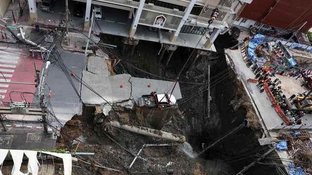 Massive sinkhole near Bangkok hospital halts traffic, cuts utilities 