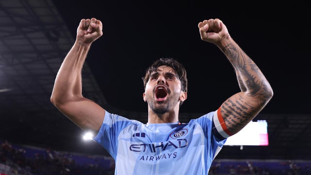 Thiago Martins #13 of New York City FC celebrates after their 3-2 victory over New York Red Bulls at Sports Illustrated Stadium on September 27, 2025 in Harrison, New Jersey. 