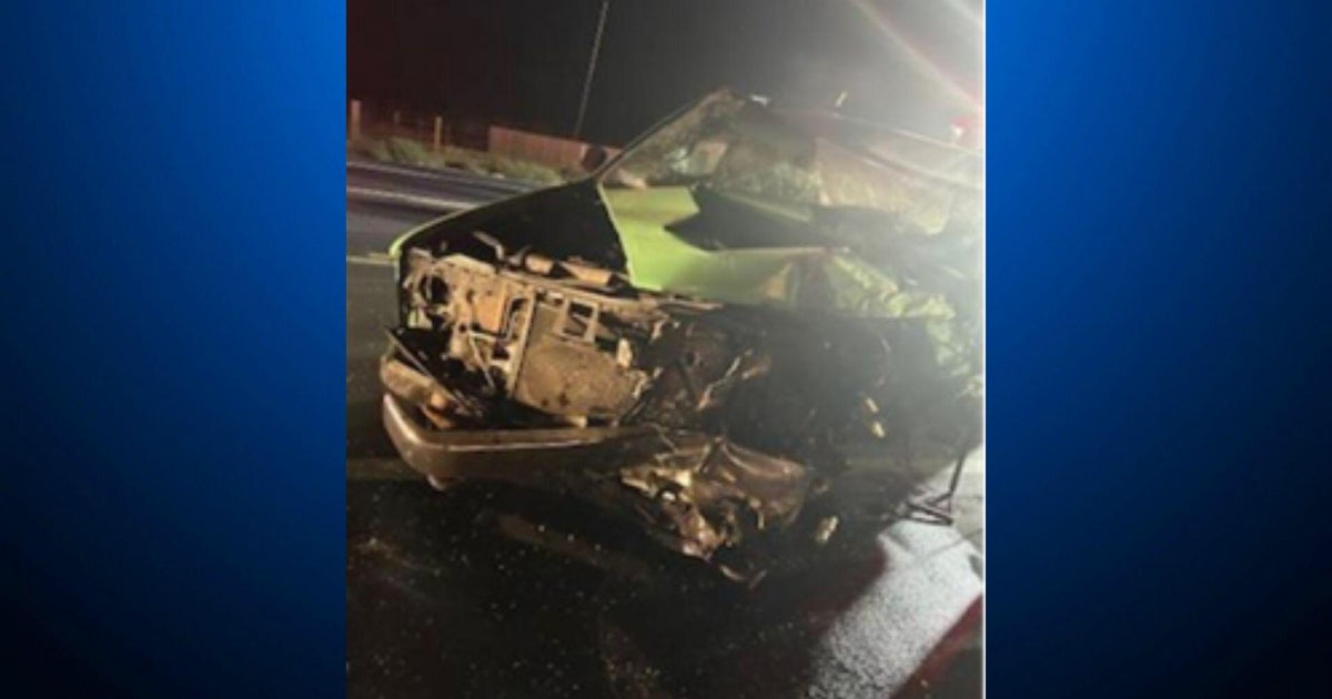 Crash south of Oakdale leaves 1 dead