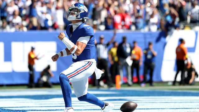 giants-chargers-jaxson-dart.jpg 