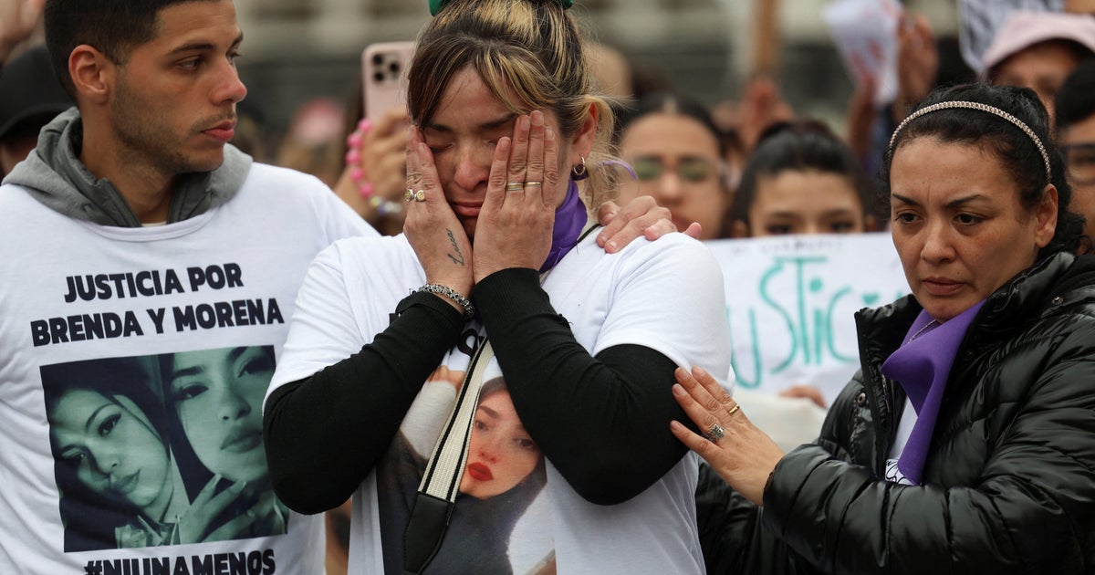 Two young people and live youths in the Social Media, formed burning protests in Argentina