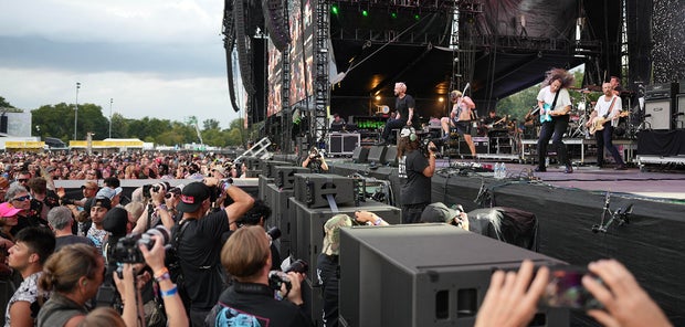 idles-17-riot-fest-jake-barlow.jpg 