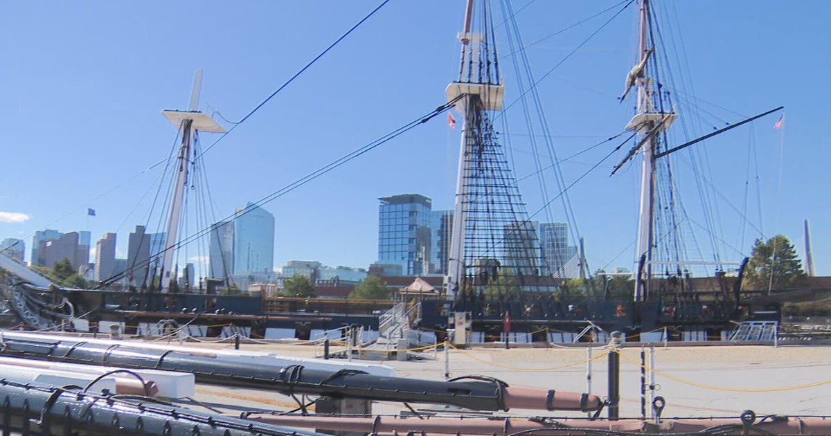 Tourists turned away from Boston sites due to government shutdown