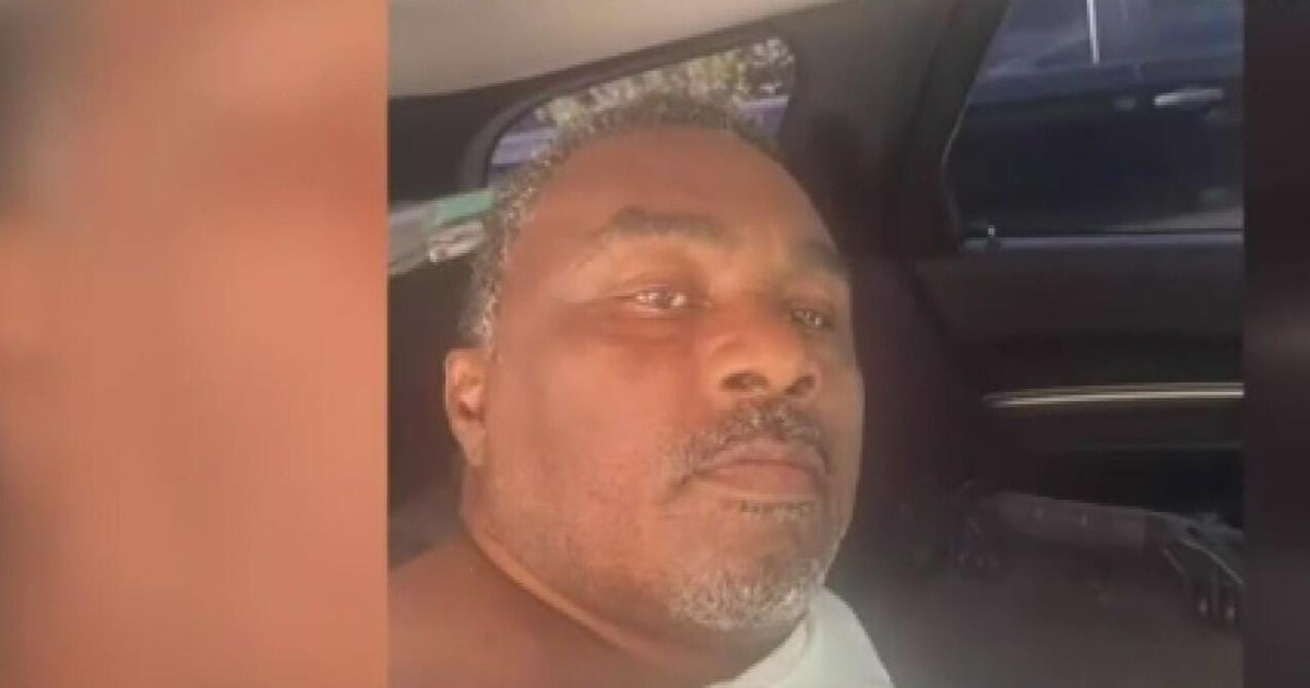 Convicted murderer mistakenly released back behind bars - CBS Miami