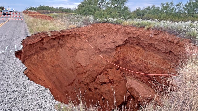 sinkhole.jpg 