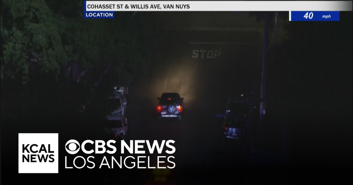 Los Angeles pursuit suspect arrested after crashing into parked car in Van Nuys