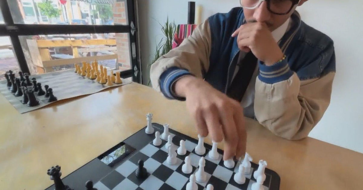 Chicago Chess Club hopes to make game accessible to Hispanic community