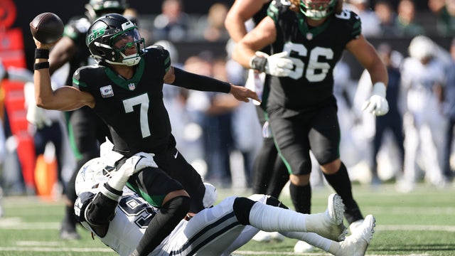 jets-cowboys-justin-fields.jpg 