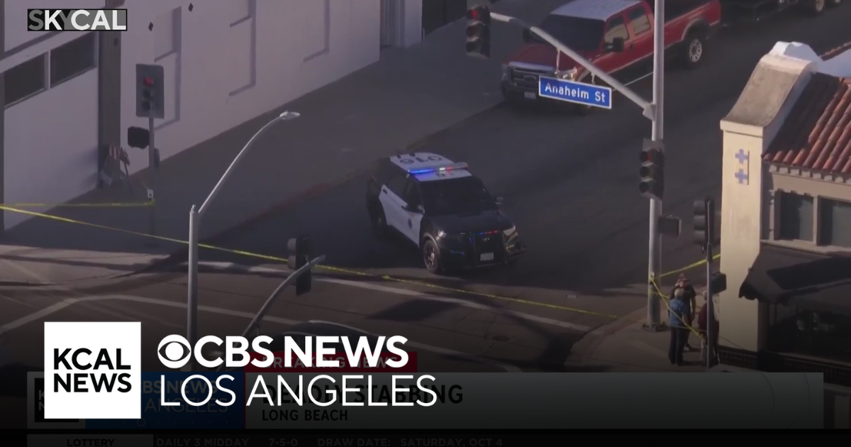 1 dead, 1 hospitalized after stabbing in Long Beach - CBS Los Angeles