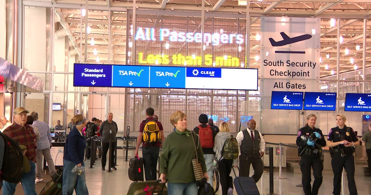 Travelers concerned government shutdown could impact MEA weekend plans