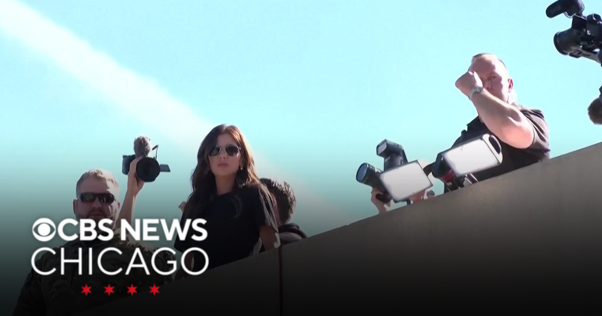 DHS Secretary Kristi Noem visits ICE facility in Portland - CBS Chicago