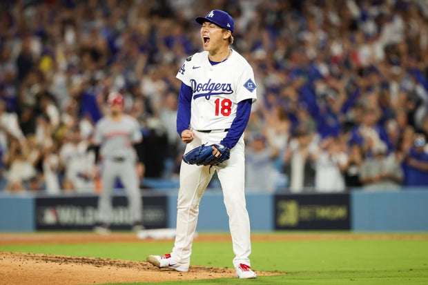 Wild Card Series - Cincinnati Reds v Los Angeles Dodgers - Game 2