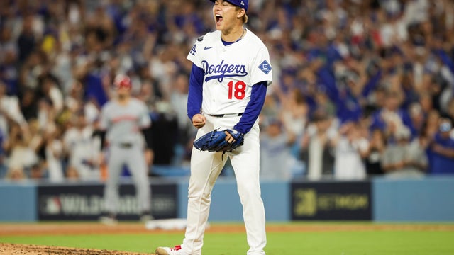 Wild Card Series - Cincinnati Reds v Los Angeles Dodgers - Game 2 