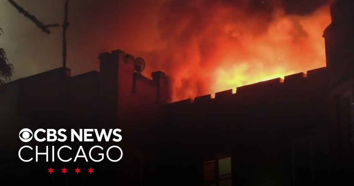 Search continues after deadly apartment building fire in West Ridge ...