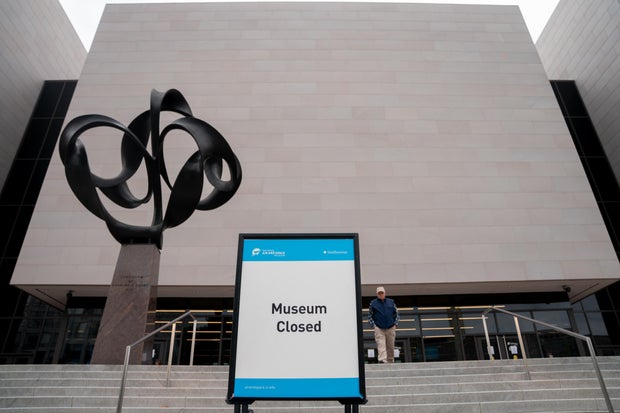 Smithsonian Locations Close Due To Government Shutdown 