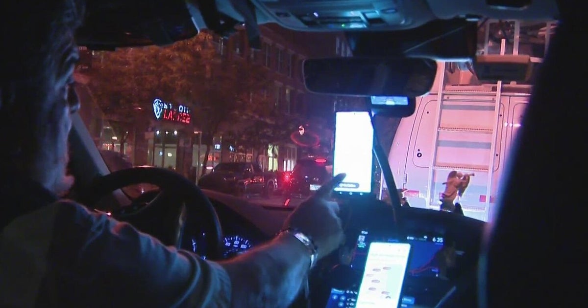 Illinois lawmakers considering additional tax to rideshare, delivery services