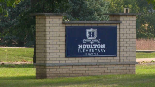 4p-pkg-wi-school-closing-wcco8r3d.jpg 