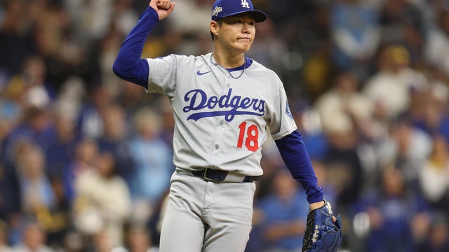 National League Championship Series - Los Angeles Dodgers v Milwaukee Brewers - Game Two 