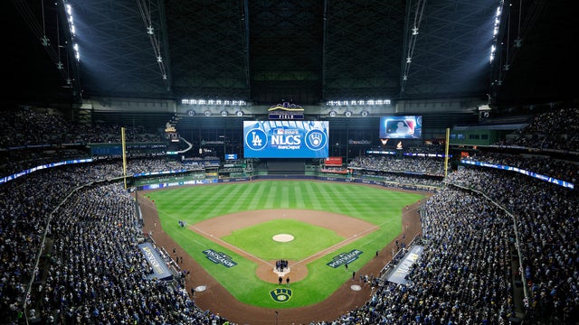 National League Championship Series - Los Angeles Dodgers v Milwaukee Brewers - Game One 