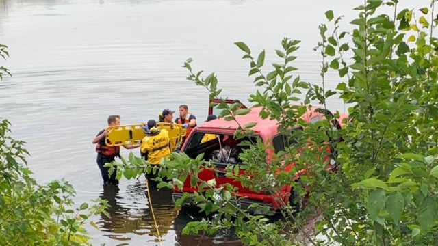 copy-of-yt-capsize-boat.jpg 