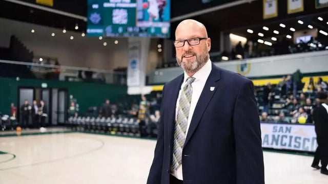 larry-williams-usf-101725.jpg 